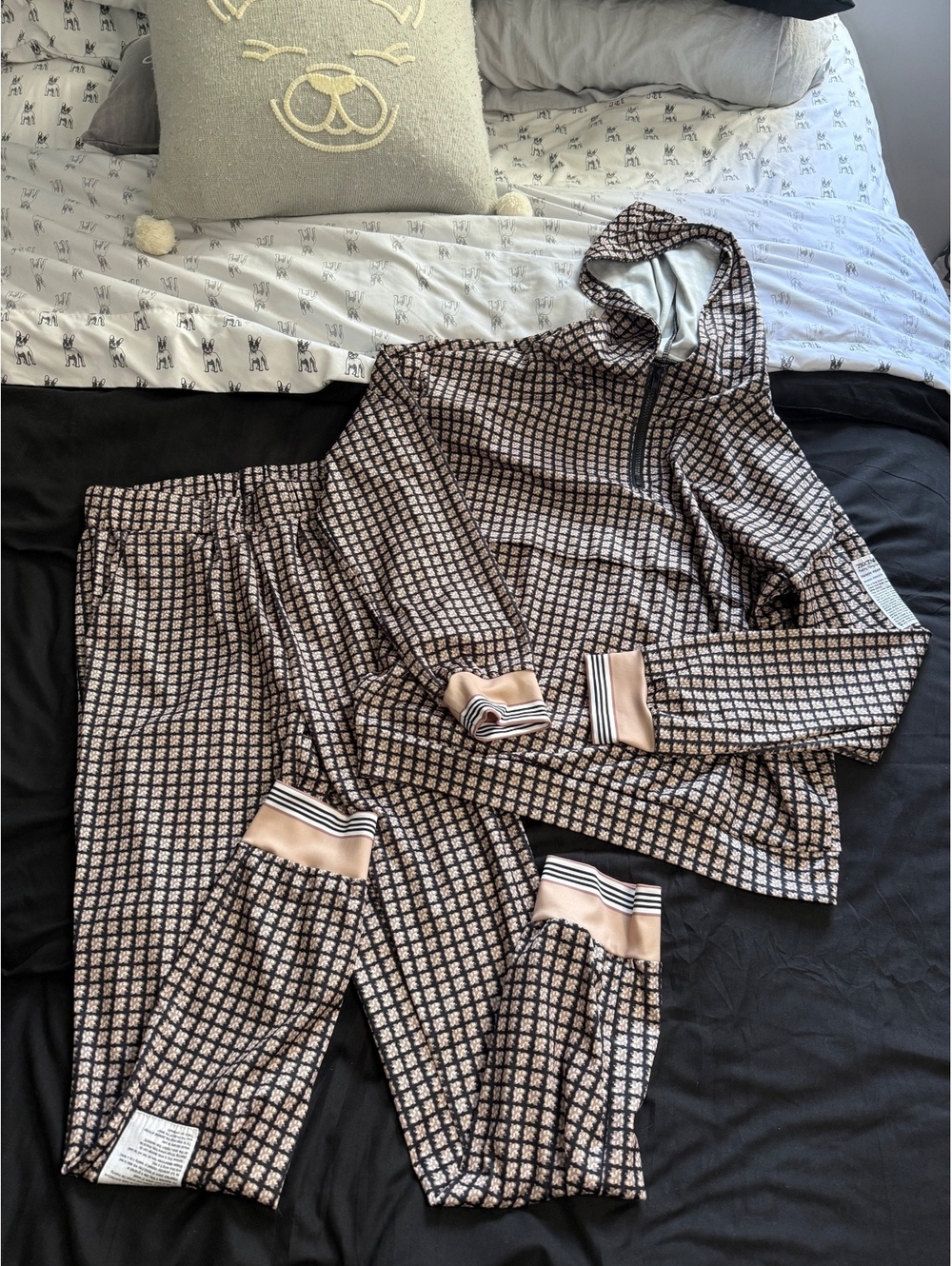 Women's Set | Tracksuit Set | Chic Me | Size Medium